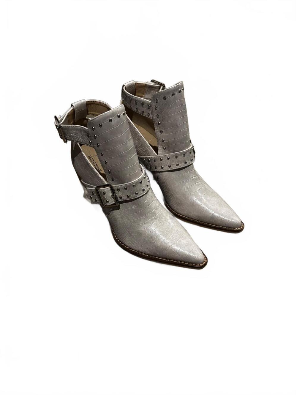 Arider Girl Emme Studded Ankle Booties Booties Size 7.5